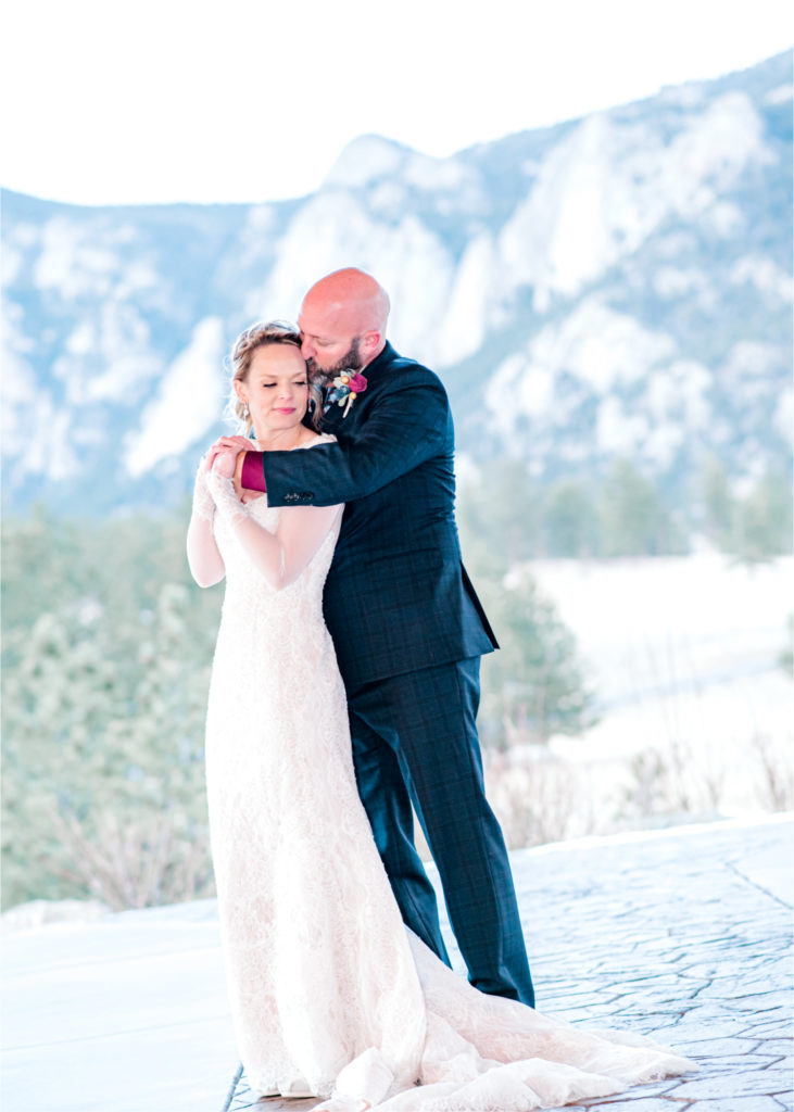 Snowy Winter Wedding in Estes Park Colorado at Black Canyon Inn | Britni Girard Photography