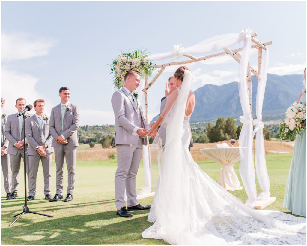 Elegant wedding on the chipping green at Cheyenne Mountain Resort | Britni Girard Photography | Colorado Wedding Photo and Video Team 