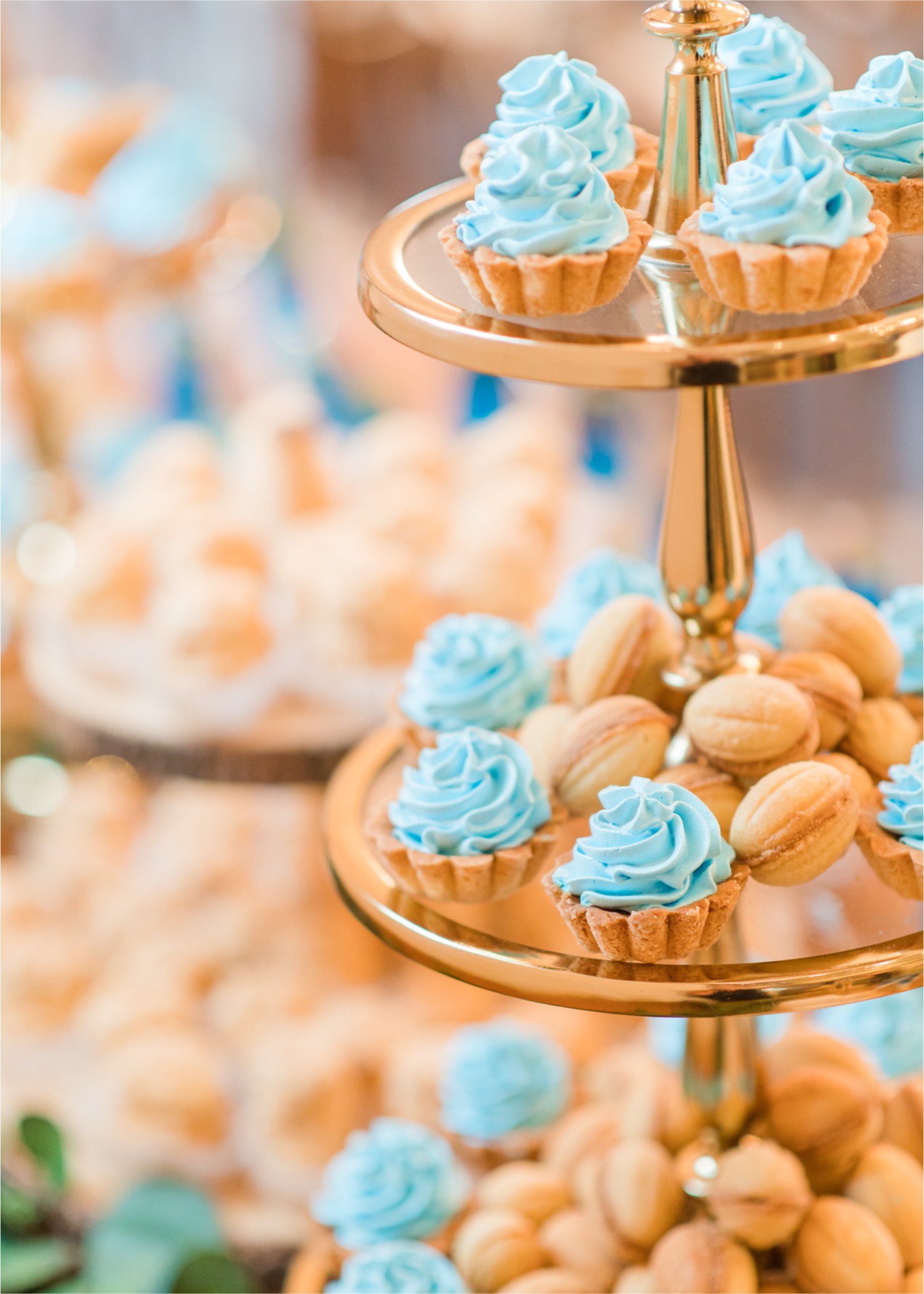 Romantic and Rustic Wedding at The Mill in Windsor | Britni Girard Photography | Colorado based wedding photography and videography team | Yummy Russian Treats and dessert table
