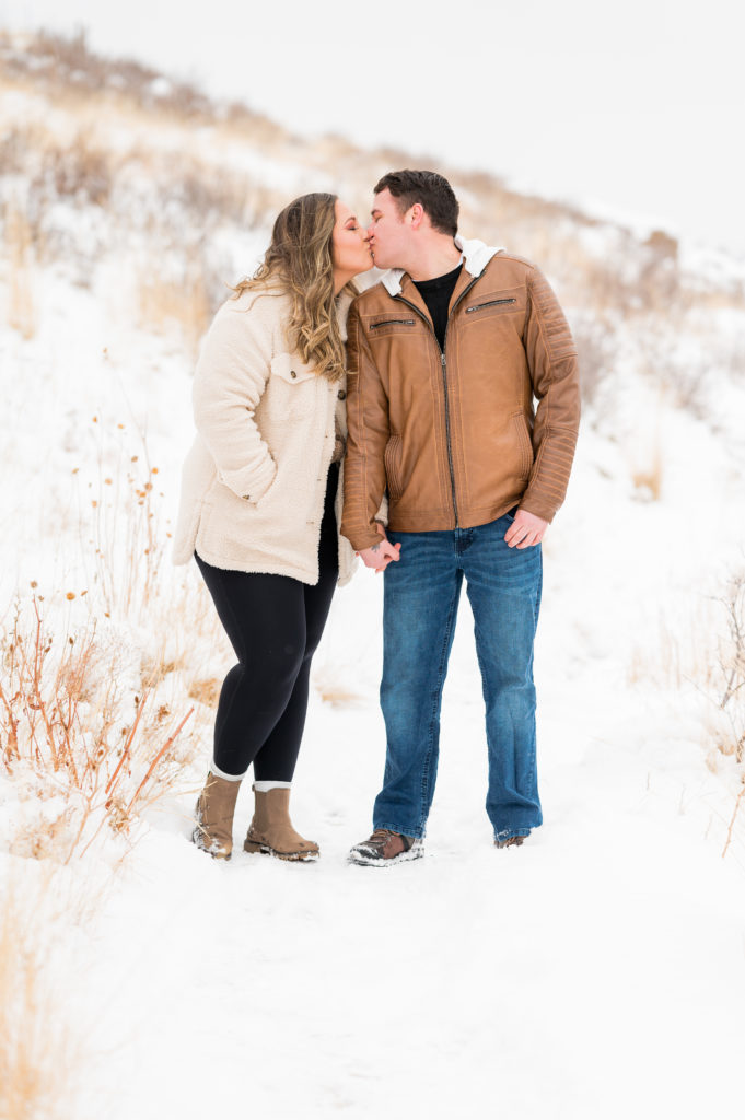 Neutral and earth tone Winter engagement outfits | Britni Girard Photography - Colorado Wedding Photographer and Video Team | Horsetooth Winter Engagement Session