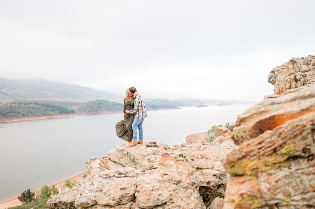 Colorado Engagement Session | Britni Girard Photography - Destination Engagement photographer - Fort Collins, Horsetooth - Overcast Portrait Session - Tips for a great engagement session