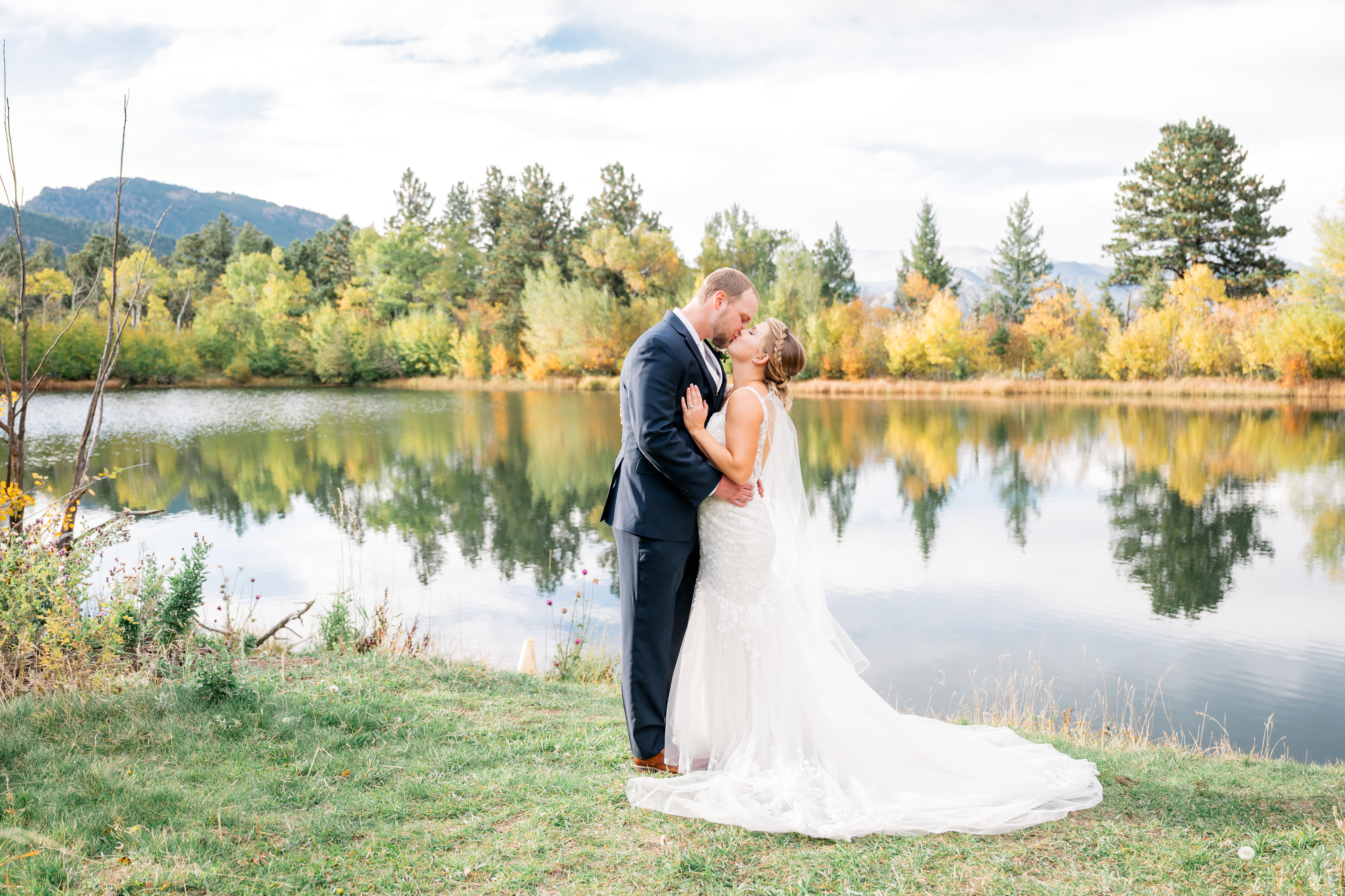 Fall Wedding at Cheley Lodge in Estes Park Colorado - Britni Girard Photography - Colorado wedding photographer and videographer